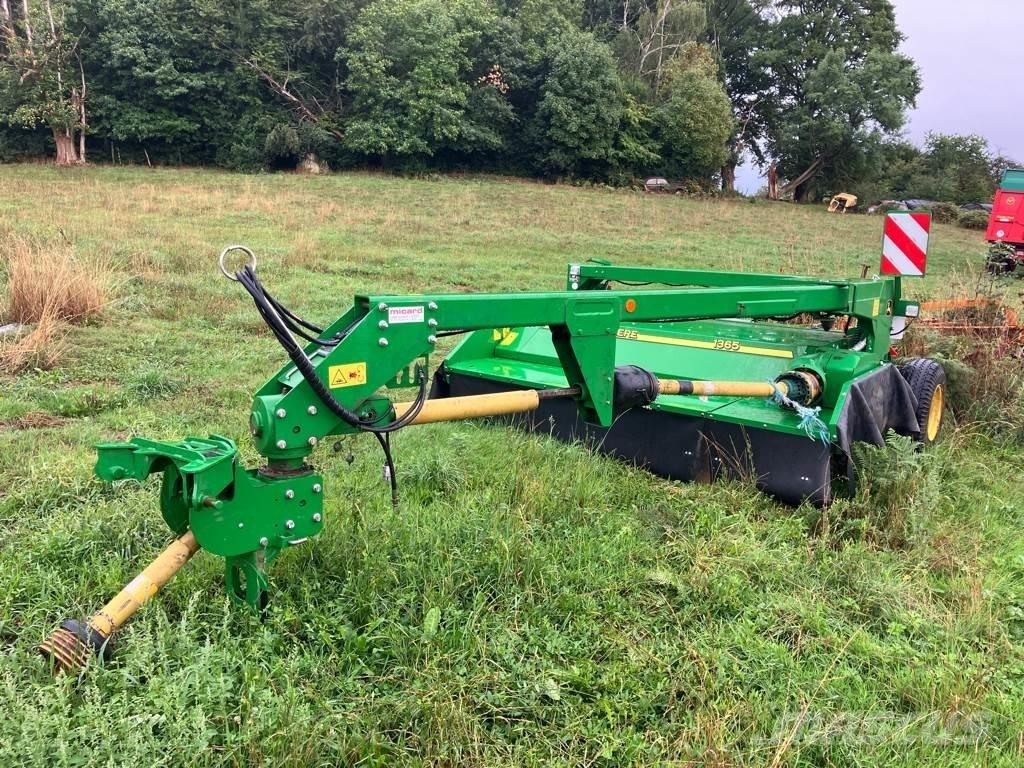 John Deere 1365 장착형 잔디깎기