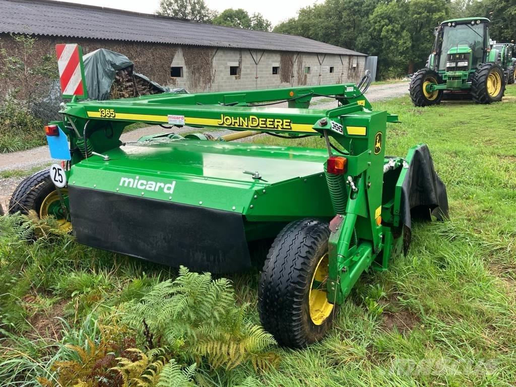 John Deere 1365 장착형 잔디깎기