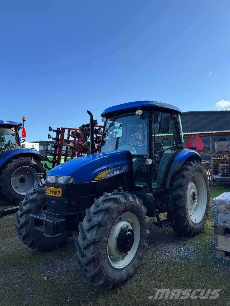 New Holland TD 5040 트랙터