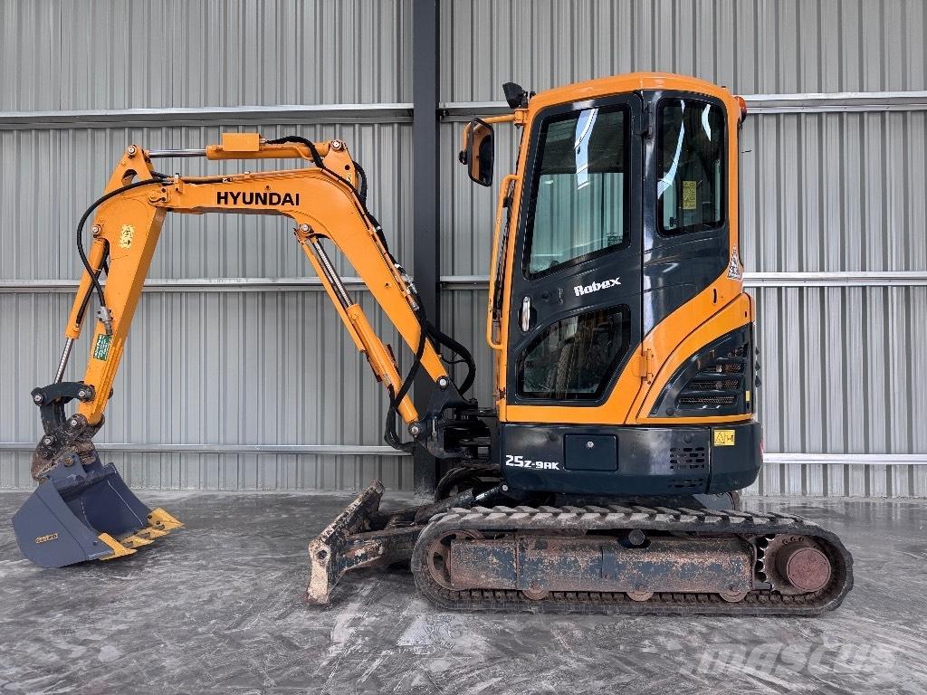 Hyundai R25Z-9 AK 소형 굴삭기 7톤 미만
