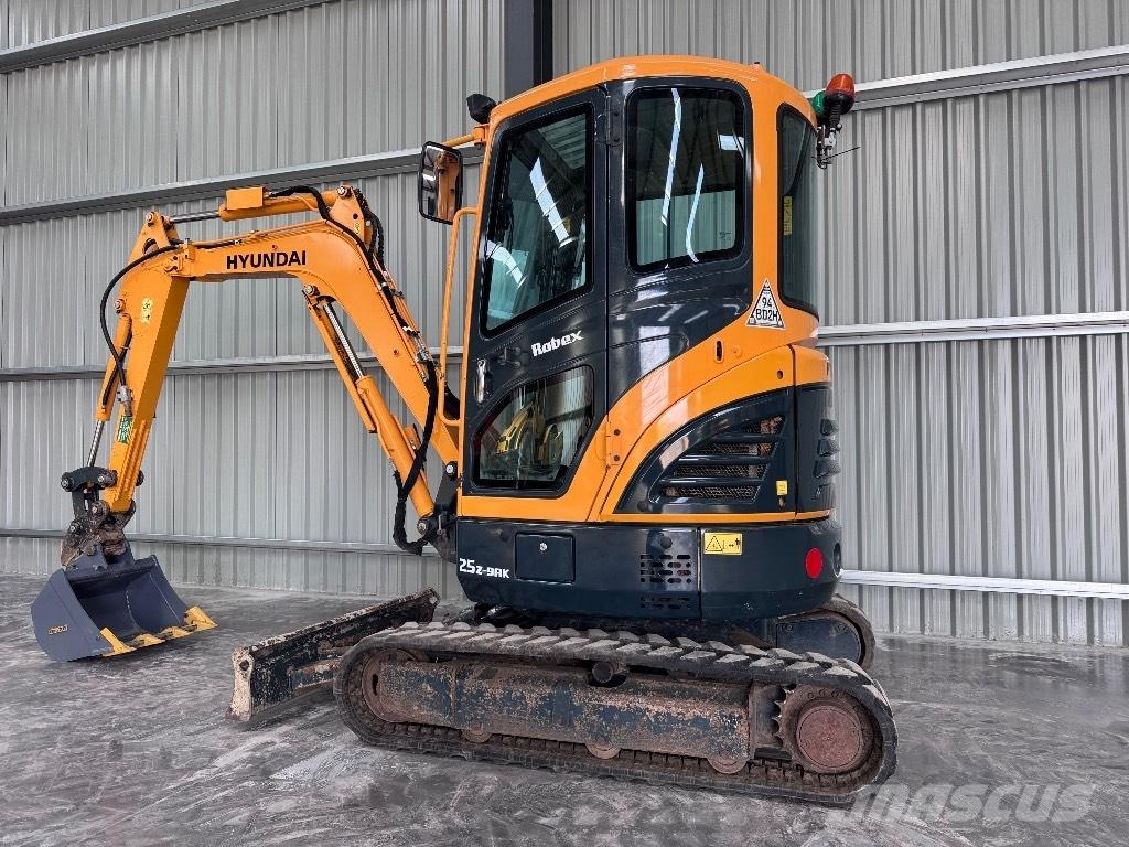Hyundai R25Z-9 AK 소형 굴삭기 7톤 미만