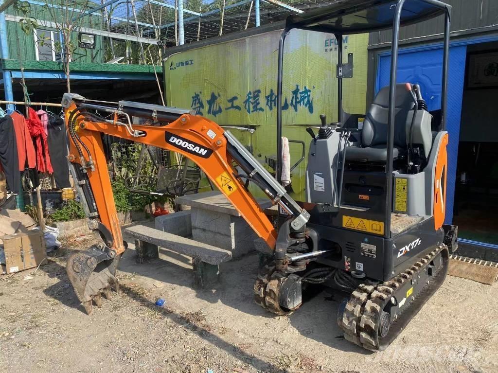 Doosan DX 17 소형 굴삭기 7톤 미만