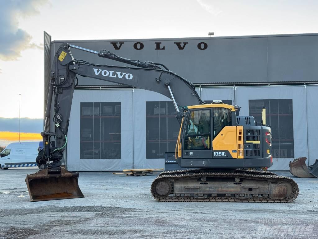 Volvo ECR 235 EL 대형 굴삭기 29톤 이상