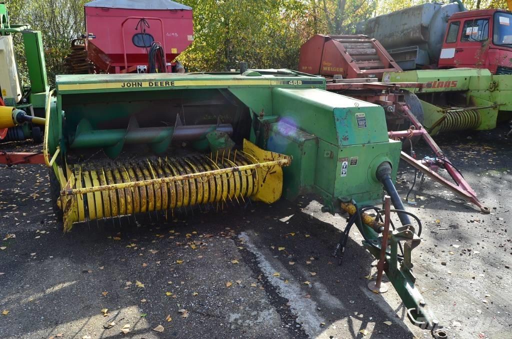 John Deere 468 각형 곤포기