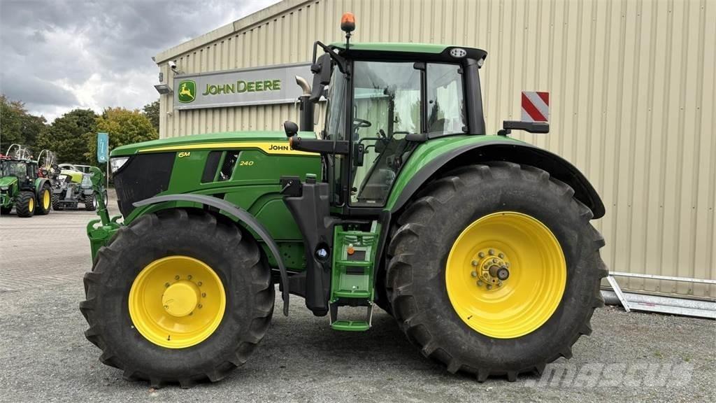 John Deere 6M 240 트랙터