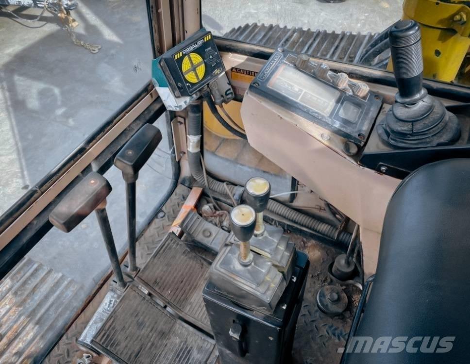 Komatsu PC 200 LC-3 대형 굴삭기 29톤 이상
