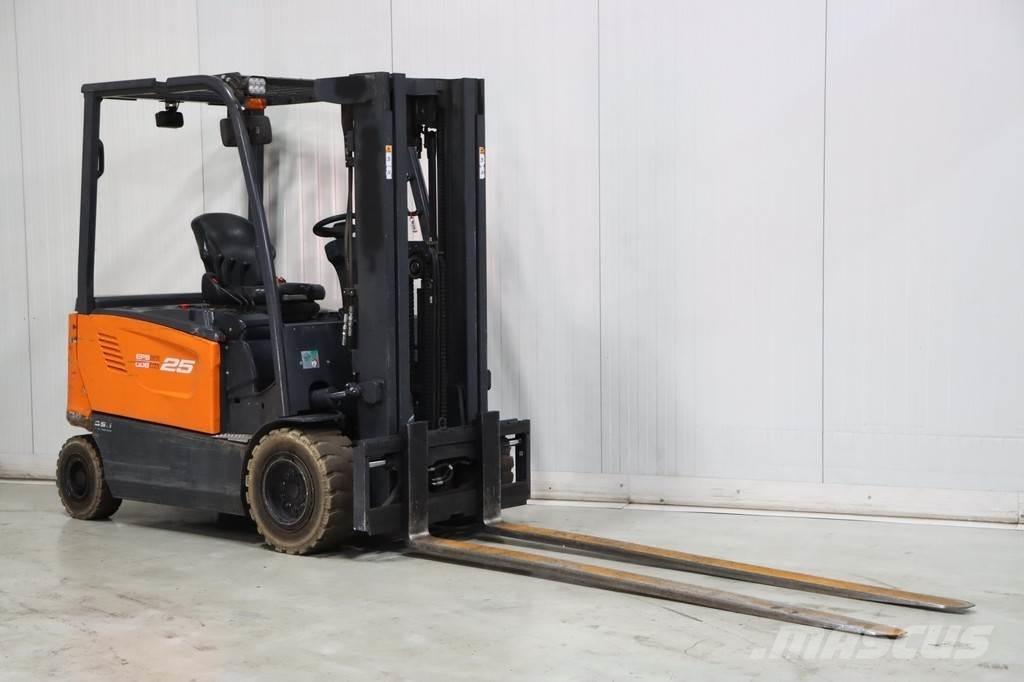 Doosan B25X-7 전동 지게차