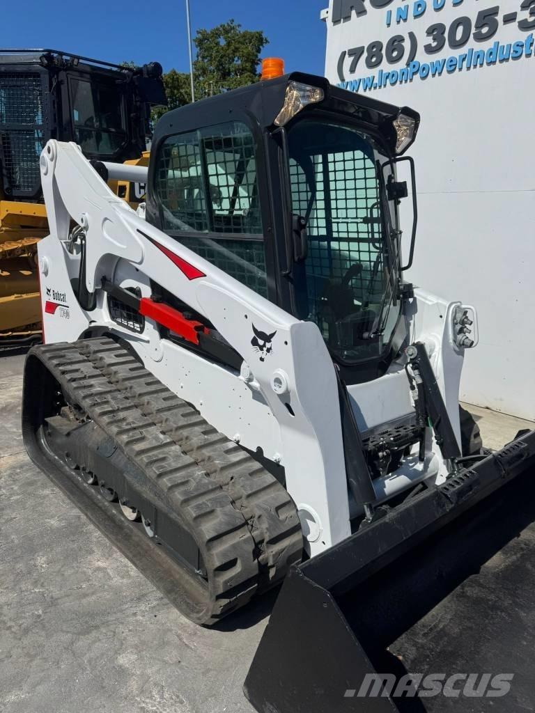 Bobcat T 740  스키드로더