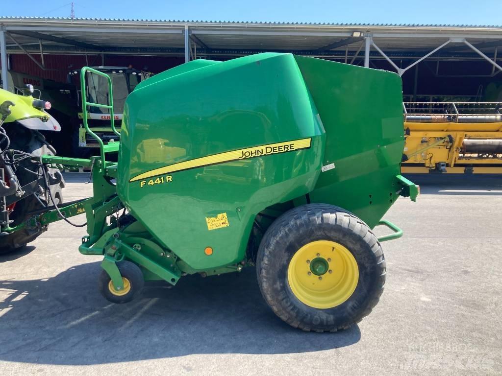 John Deere F441R 원형 곤포기