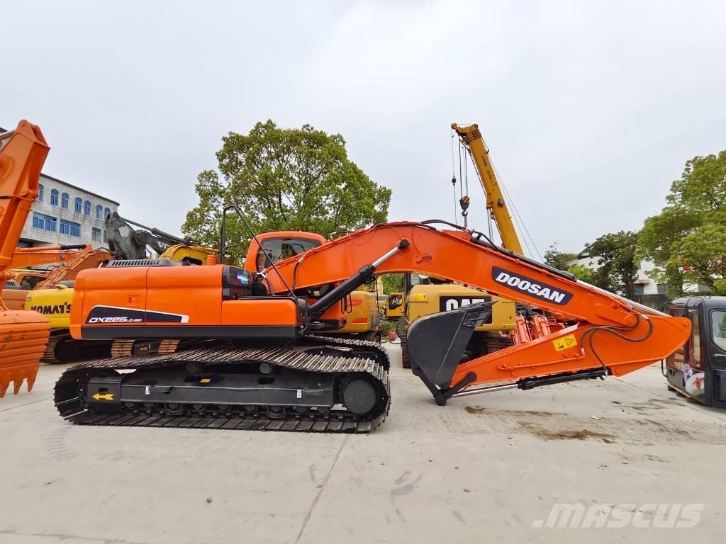 Doosan DX 225 LC 대형 굴삭기 29톤 이상
