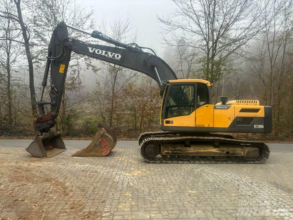 Volvo EC 220 DL 대형 굴삭기 29톤 이상