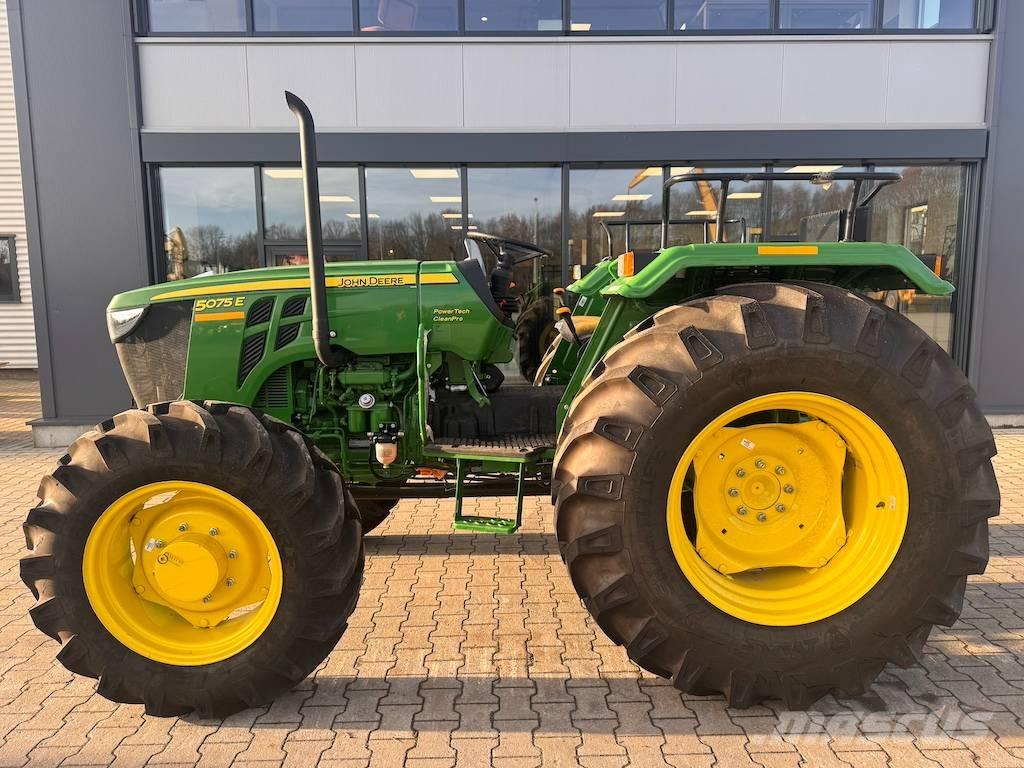John Deere 5075 E 트랙터