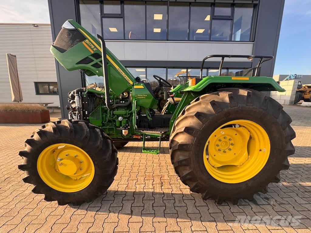 John Deere 5075 E 트랙터