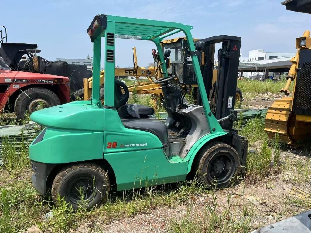 Mitsubishi FD 30 N 디젤 지게차