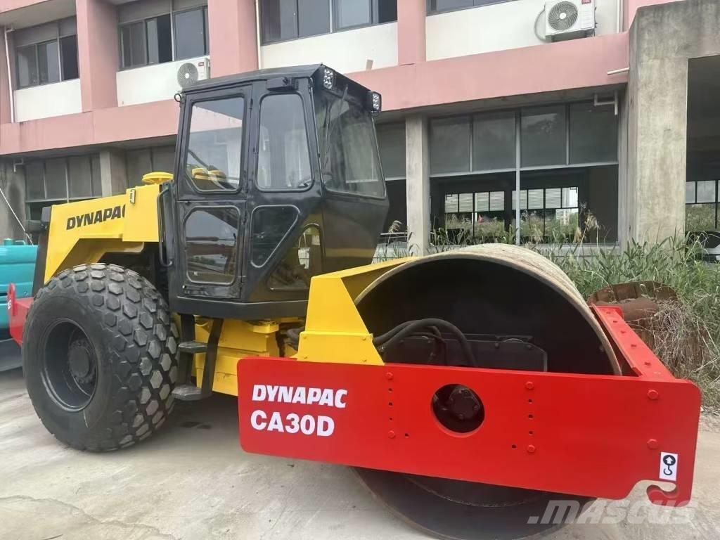 Dynapac CA 30 D 싱글 드럼 롤러
