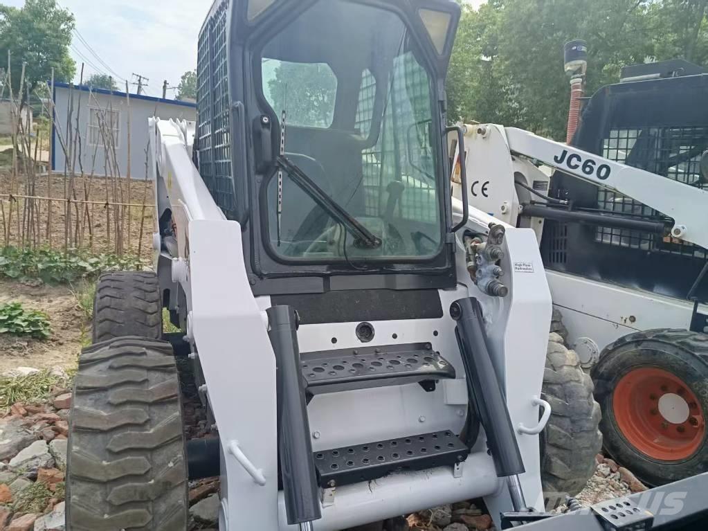 Bobcat S 220  스키드로더