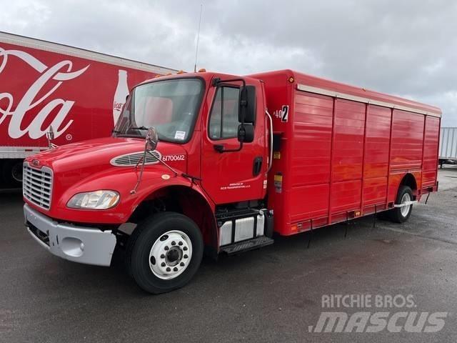 Freightliner M2 106 음료 배달 트럭