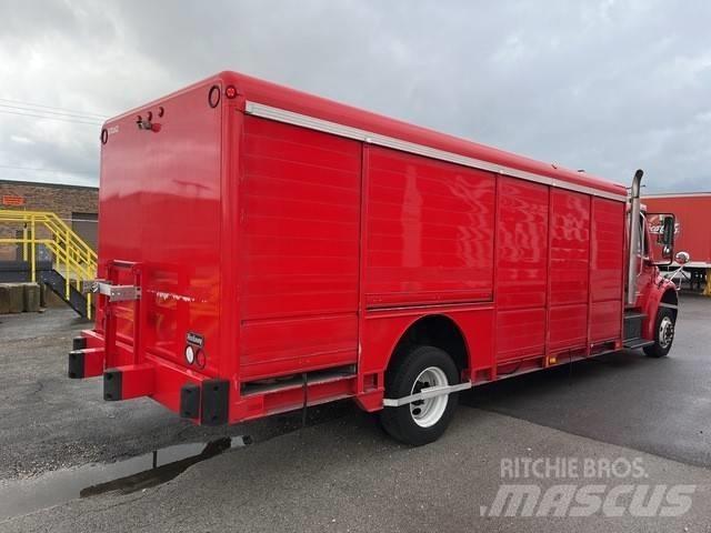 Freightliner M2 106 음료 배달 트럭