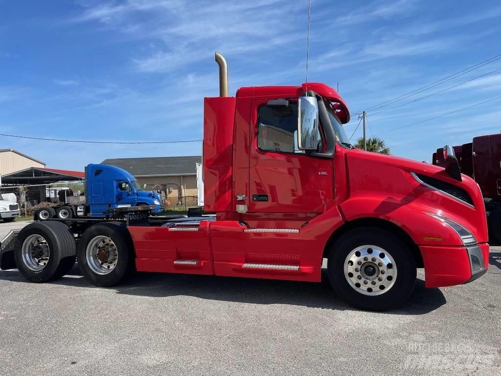 Volvo VNL64T300 트랙터 유닛