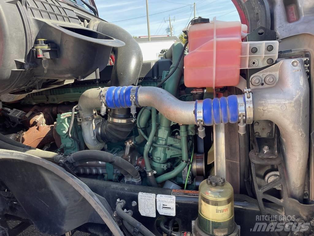 Volvo VNL64T300 트랙터 유닛