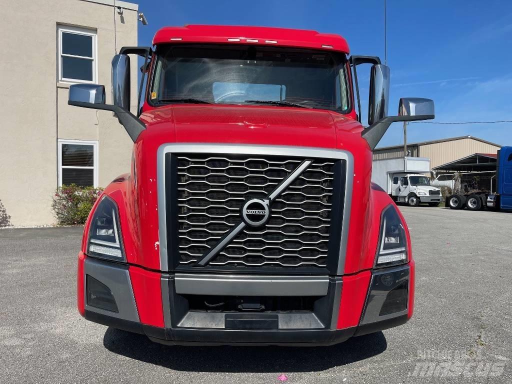 Volvo VNL64T300 트랙터 유닛
