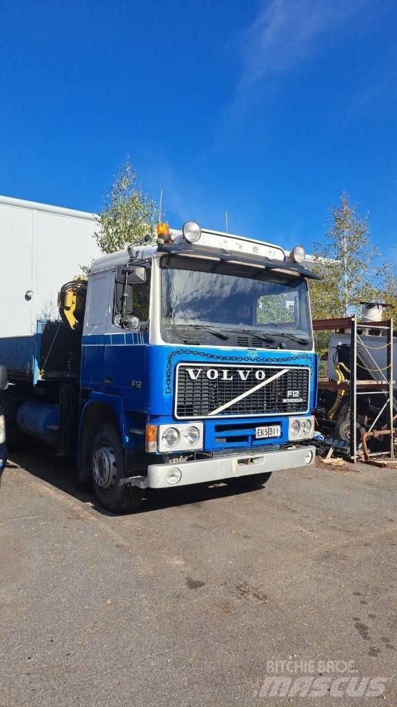 Volvo F 12 크레인 트럭
