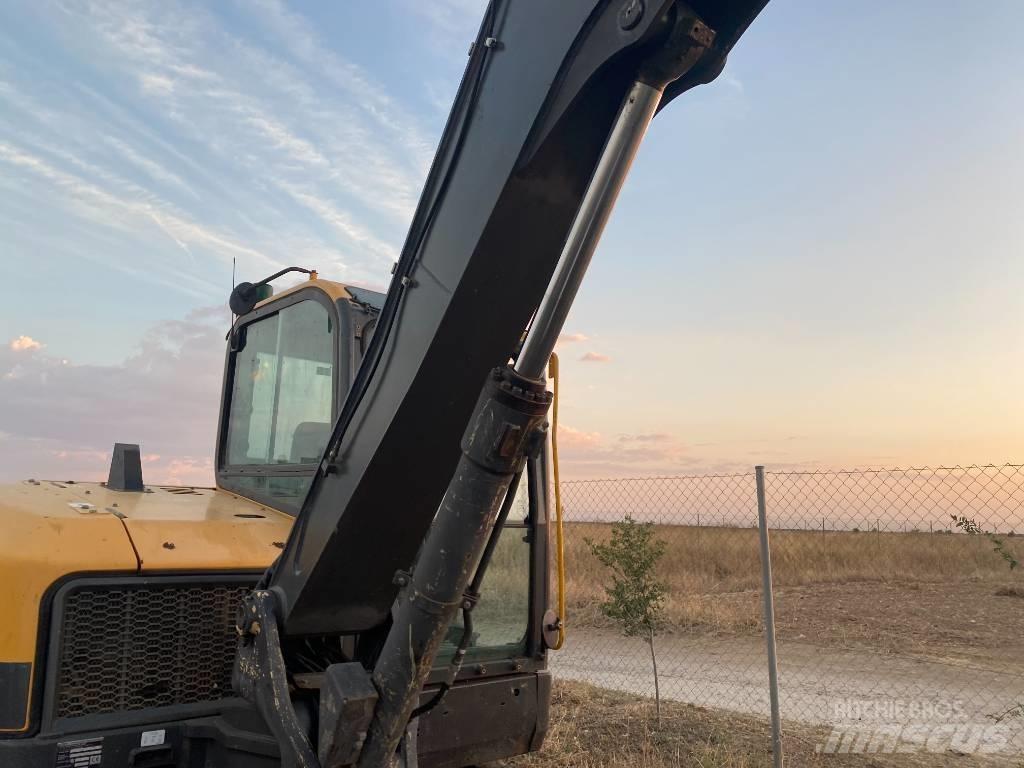 Volvo ECR 88 D 중형굴삭기 7톤-28톤