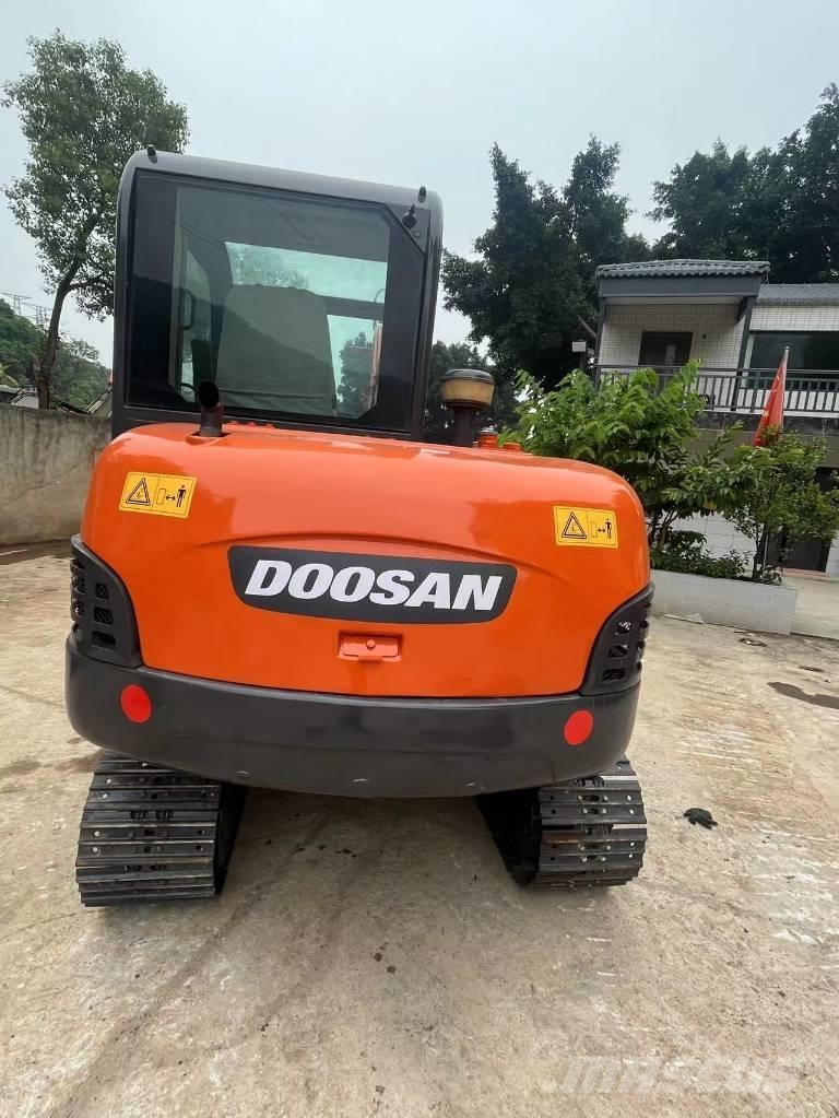 Doosan DH 60-7 소형 굴삭기 7톤 미만