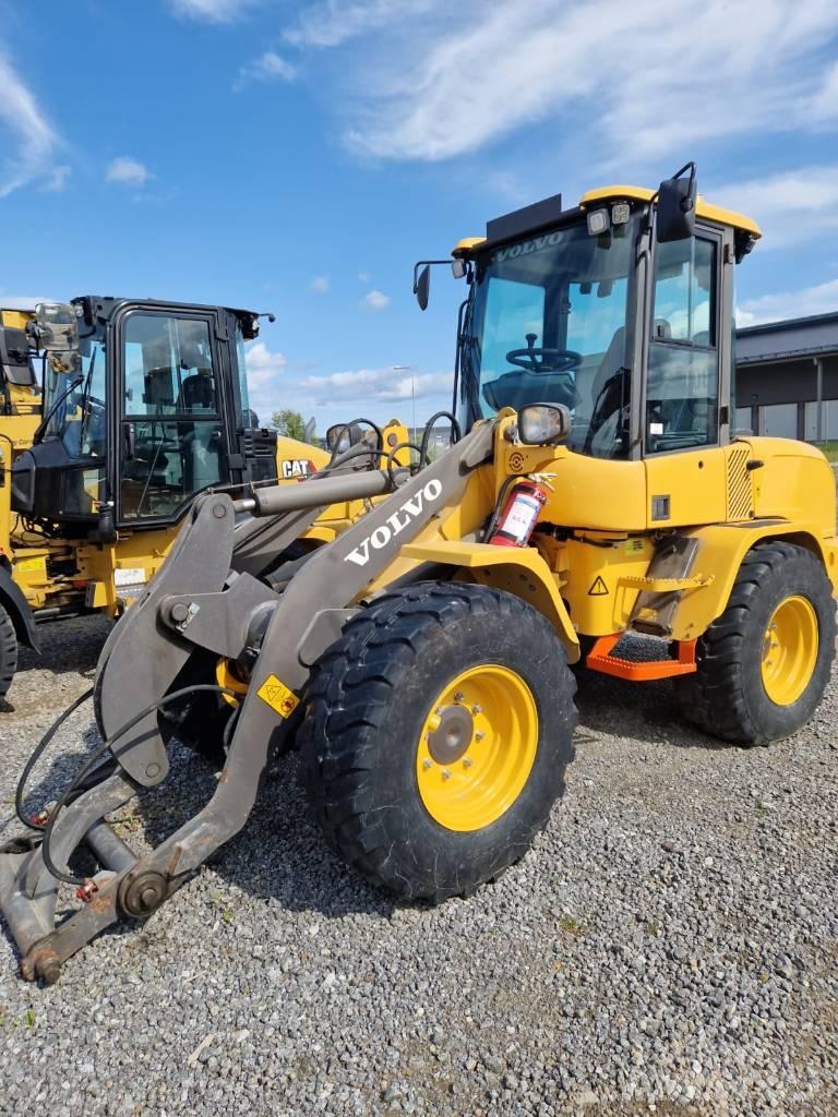 Volvo L 30 G  휠로우더