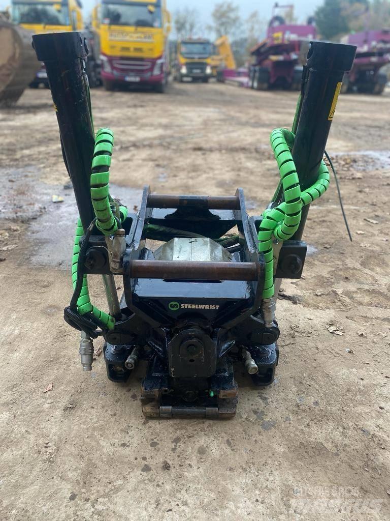 Steelwrist X12 S45 퀵 커넥터