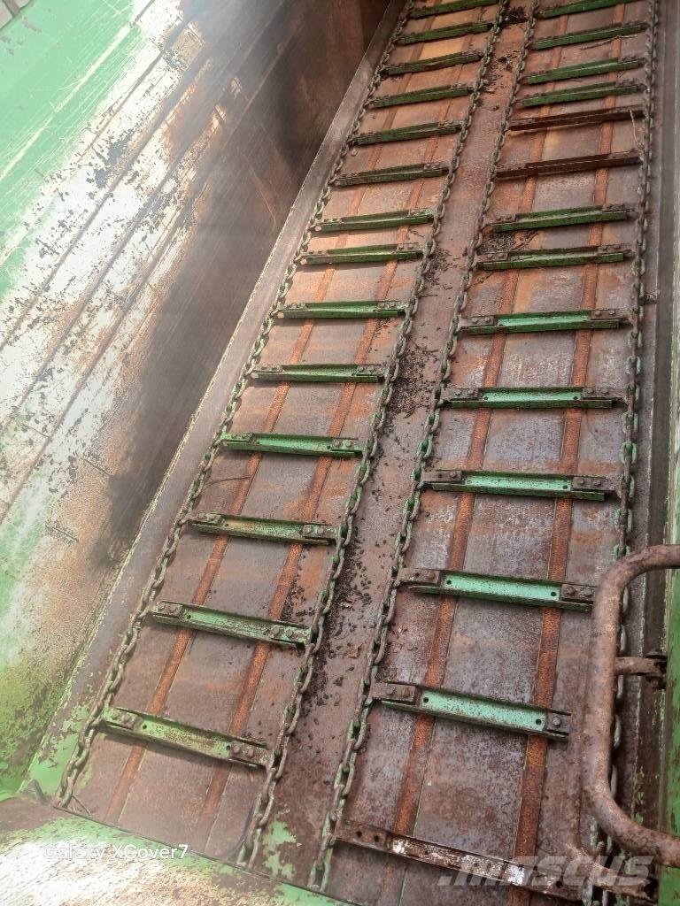 Pronar NV161/4 퇴비살포기