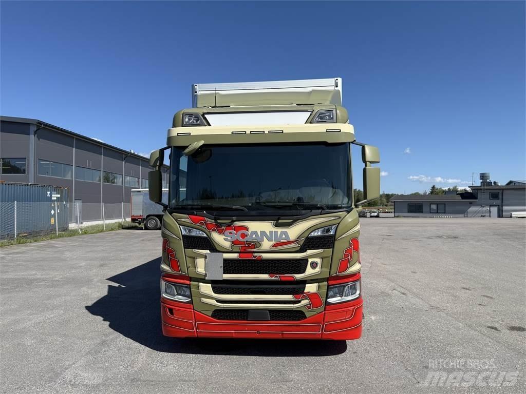 Scania P320 4X2 탑차 트럭