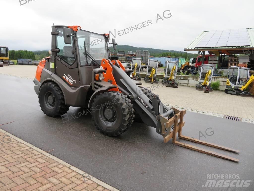 Hitachi ZW 95  휠로우더