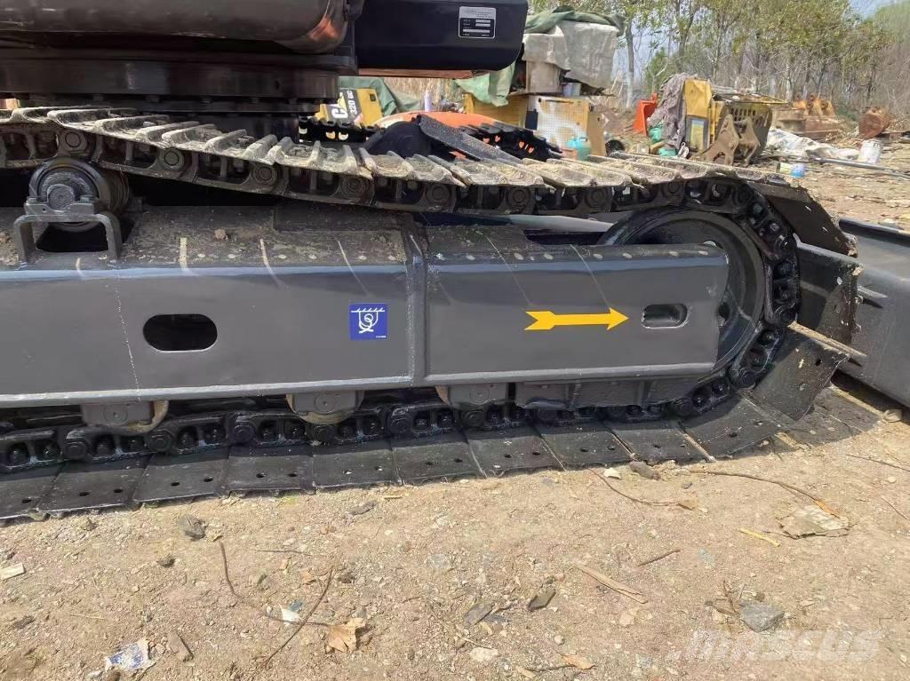 Doosan DX 75-9 C 중형굴삭기 7톤-28톤