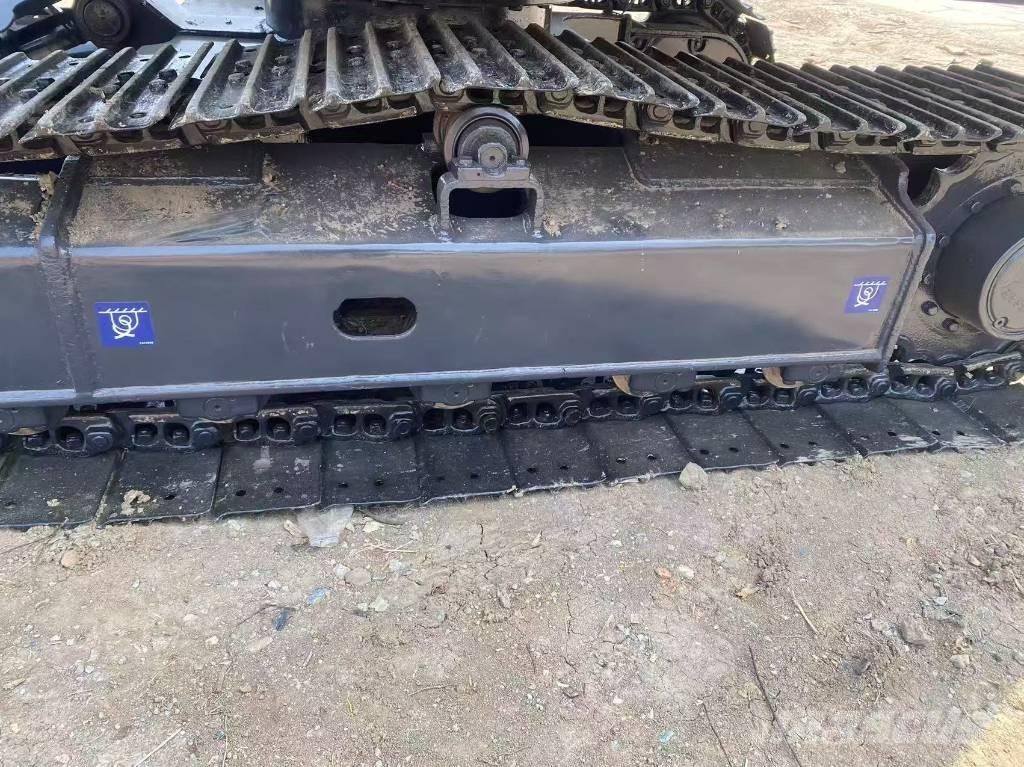 Doosan DX 75-9 C 중형굴삭기 7톤-28톤