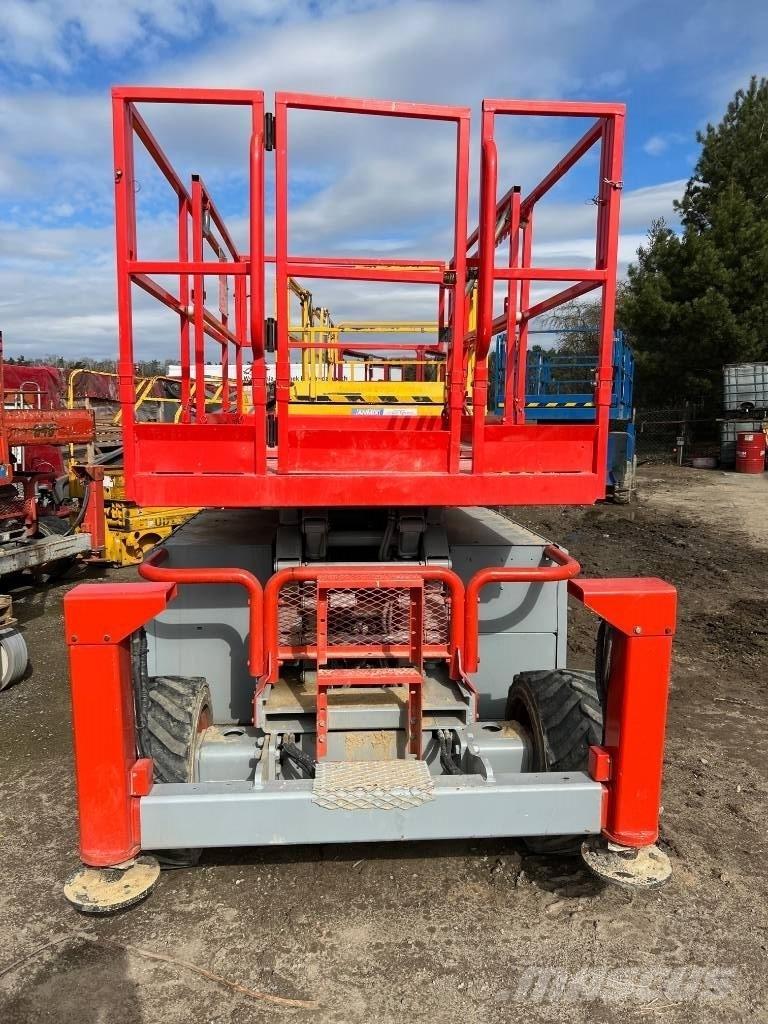 SkyJack SJ 6832 RT 가위형 리프트