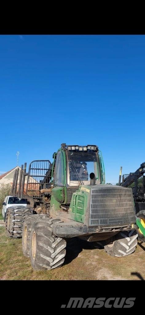 John Deere 1110E 원목 포워더