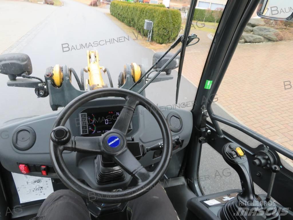 Komatsu WA 70M  휠로우더