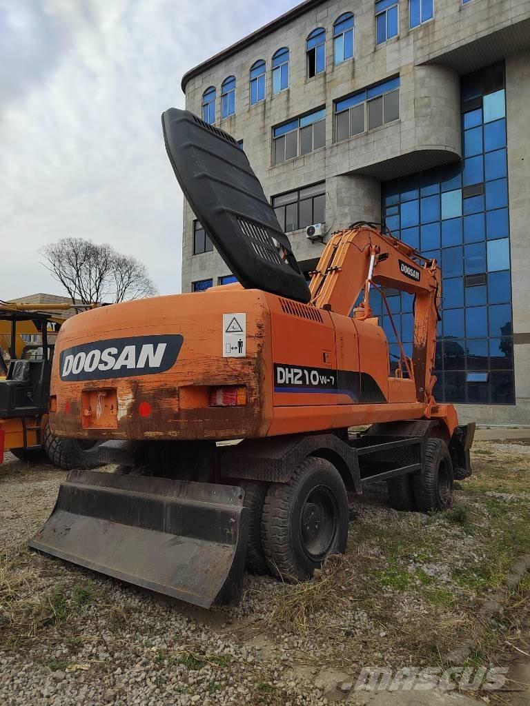 Doosan DH 210 W-7  휠 굴삭기