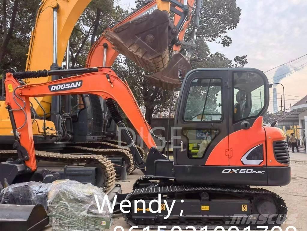 Doosan DX 60 소형 굴삭기 7톤 미만