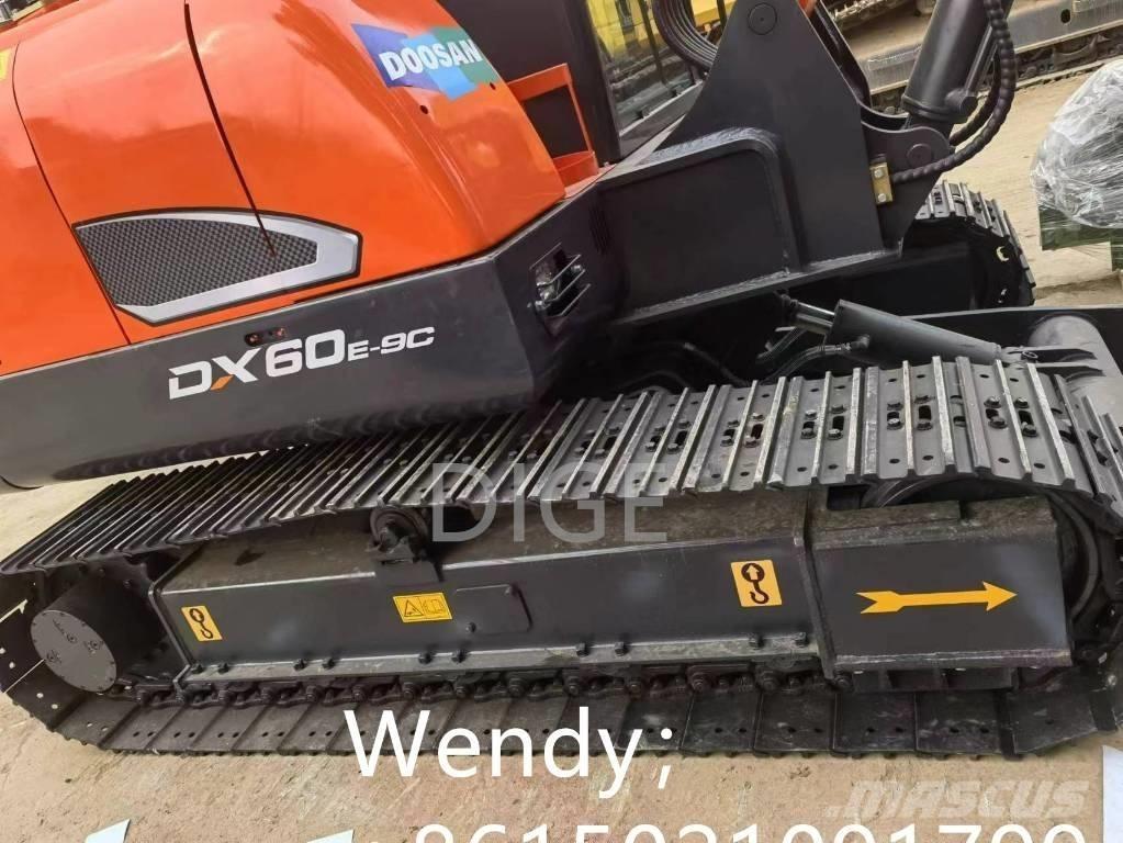 Doosan DX 60 소형 굴삭기 7톤 미만