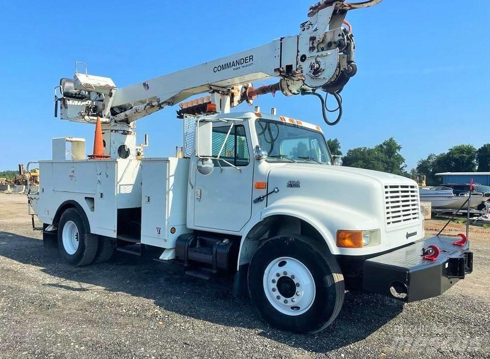 International 4700 시립/다목적 차량