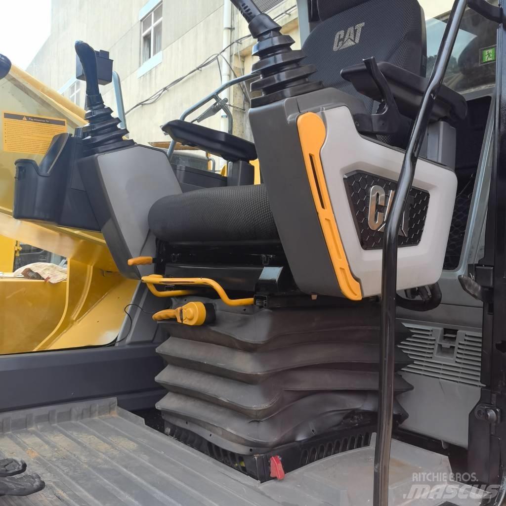 CAT 320 GC 대형 굴삭기 29톤 이상