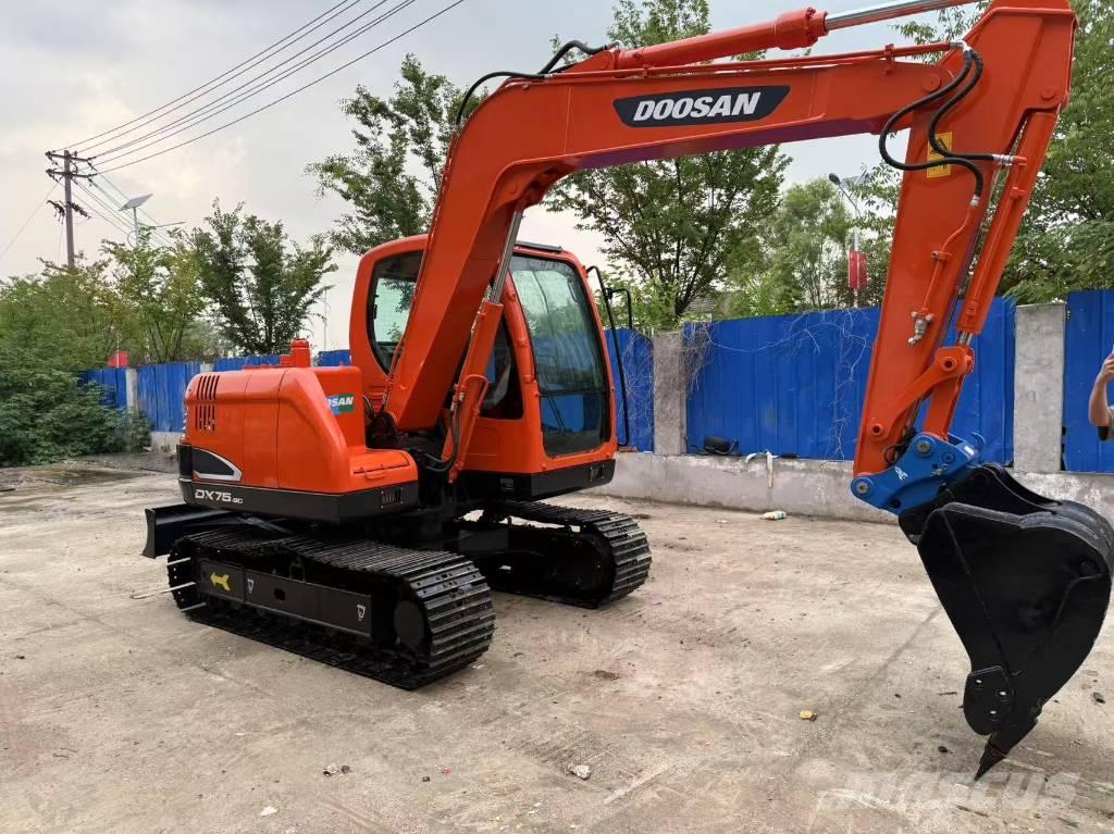 Doosan DX 75 대형 굴삭기 29톤 이상