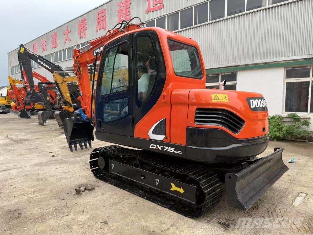 Doosan DX 75 대형 굴삭기 29톤 이상