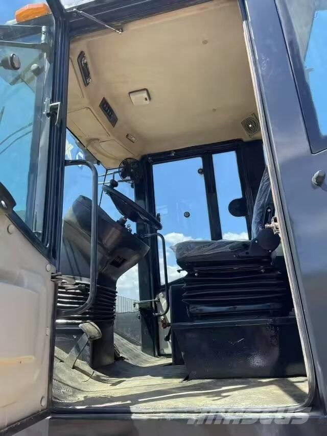 XCMG XS 223J 싱글 드럼 롤러