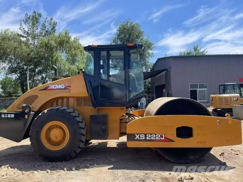 XCMG XS 223J 싱글 드럼 롤러