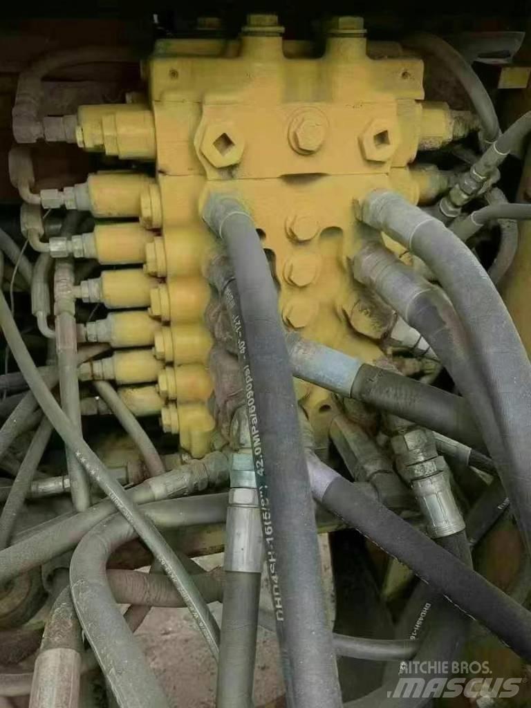 Komatsu PC 120-6 중형굴삭기 7톤-28톤