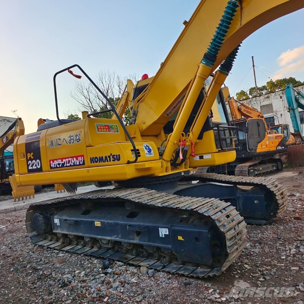 Komatsu PC 220 대형 굴삭기 29톤 이상