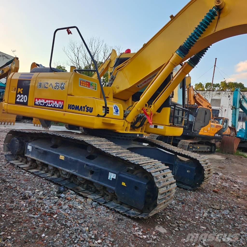 Komatsu PC 220 대형 굴삭기 29톤 이상